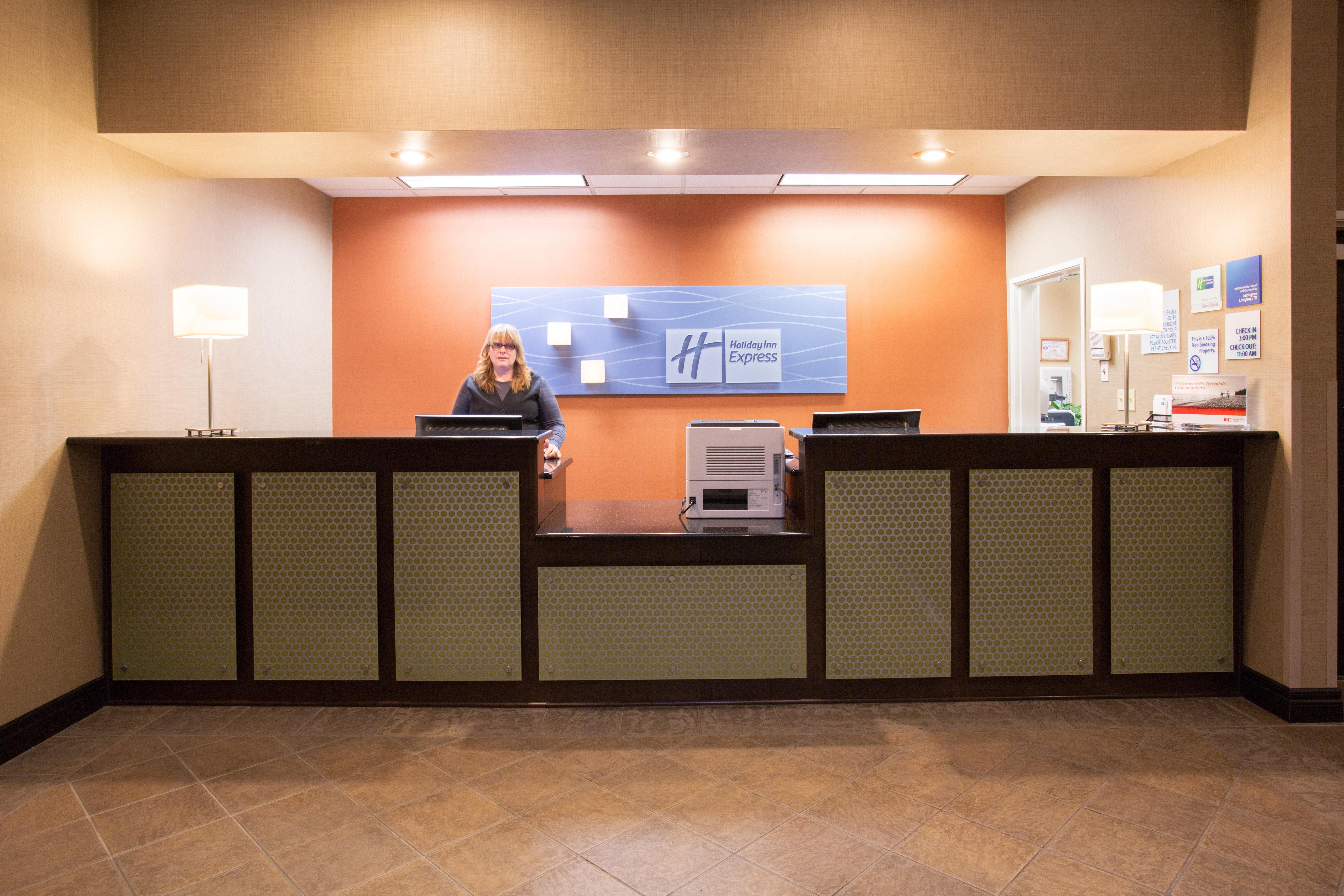 Holiday Inn Express Hotel & Suites Lexington By Ihg Екстериор снимка