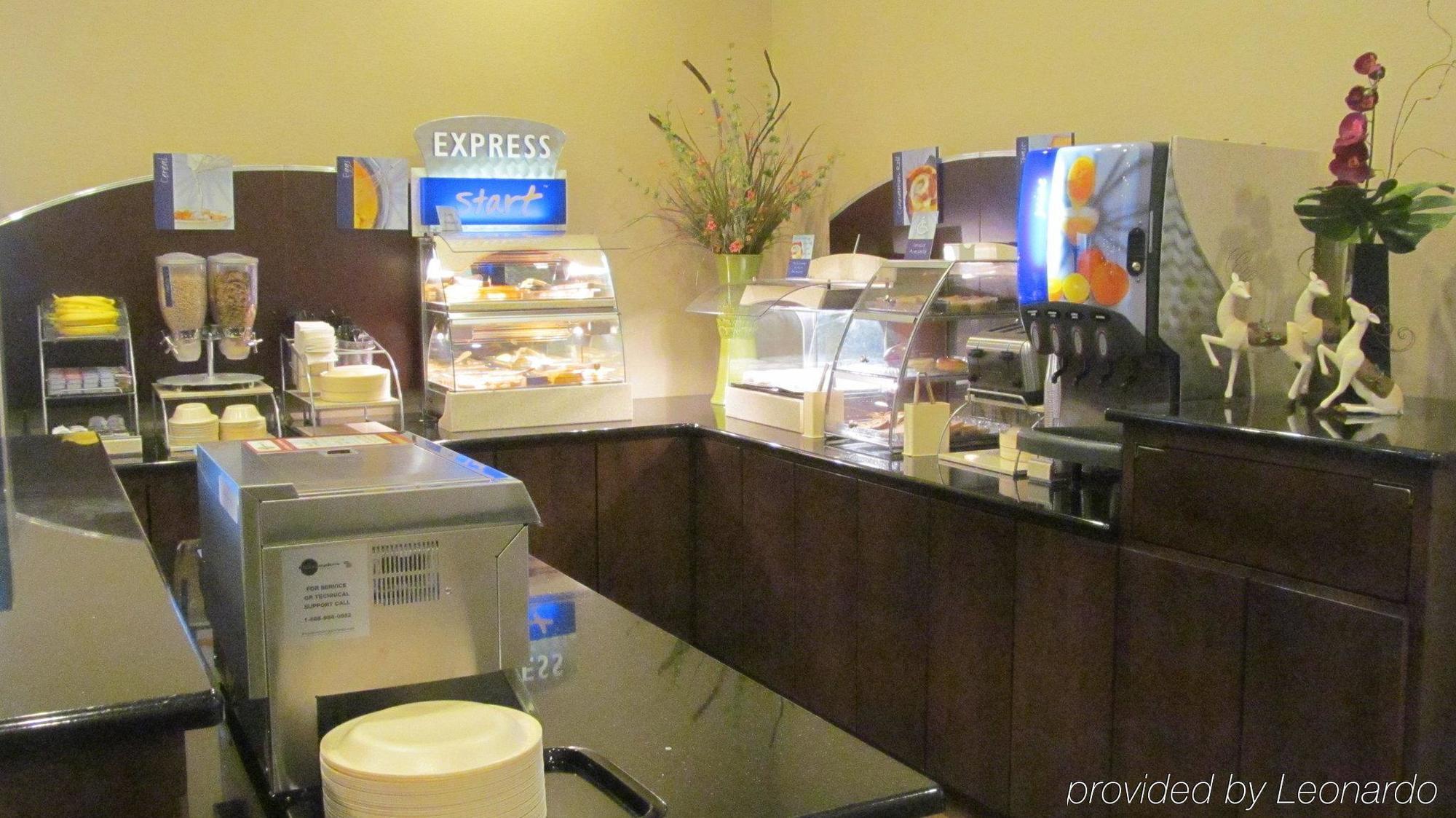 Holiday Inn Express Hotel & Suites Lexington By Ihg Екстериор снимка