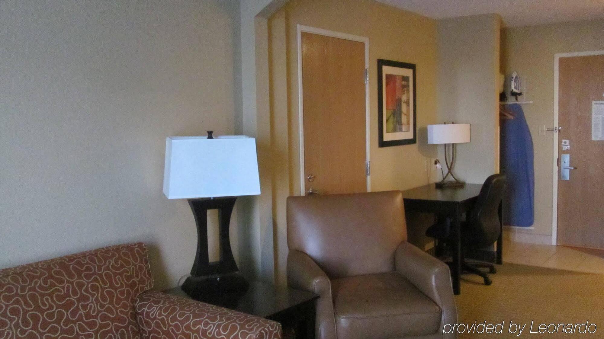 Holiday Inn Express Hotel & Suites Lexington By Ihg Екстериор снимка